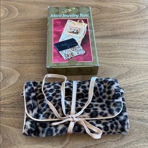 NIB mini jewelry roll
